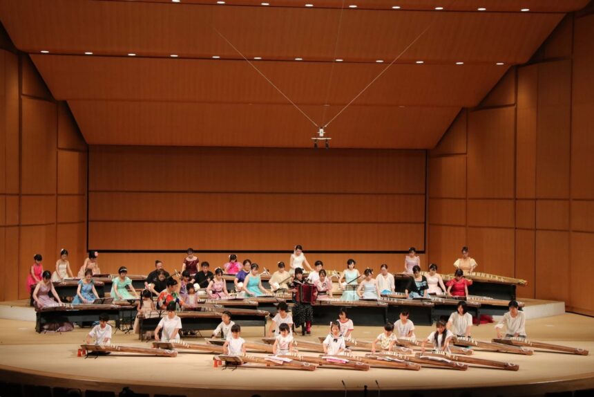 箏アンサンブル斗為巾